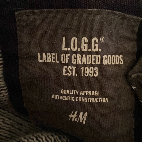 Black cotton sweater with white threads throughout - Picture 5 of 7